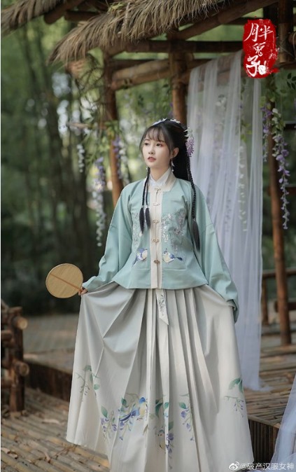 Hán phục cổ trang nữ sắc màu nét đẹp lịch sử và nghệ thuật